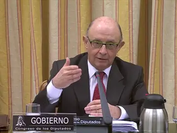 Frame 20.717027 de: Montoro pide al PSOE una "sana abstención" para aprobar los presupuestos Frame 20.717027 de: Montoro pide al PSOE una "sana abstención" para aprobar los presupuestos