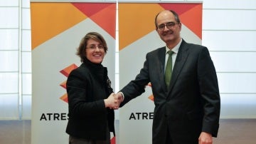 Patricia Pérez, directora general Corporativa de Atresmedia y Carlos Pérez Caseiras, rector de la Universidad San Jorge