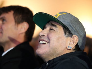 Maradona en un acto