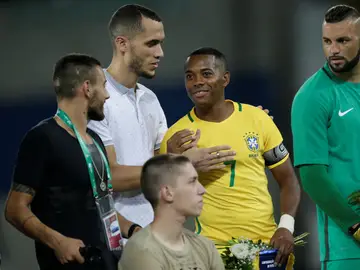 Robinho habla con los supervivientes del accidente del Chapecoense Robinho habla con los supervivientes del accidente del Chapecoense