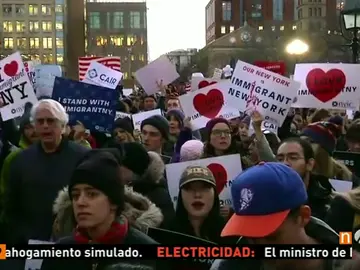 Frame 1.715555 de: protestas Frame 1.715555 de: protestas