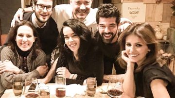 El reparto de 'Un paso adelante' de cena