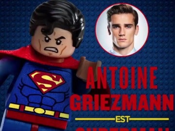 Griezmann se convierte en Superman en Lego Batman