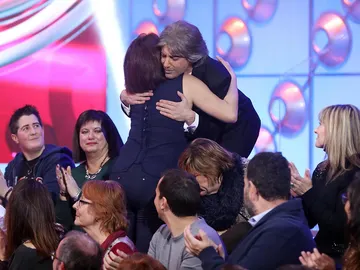 Blas Cantó emociona a su madre tras su actuación Blas Cantó emociona a su madre tras su actuación