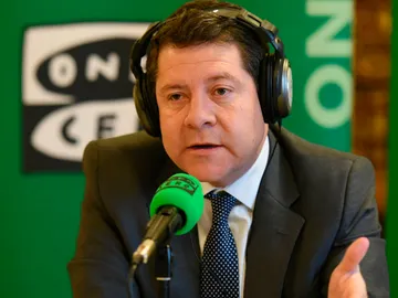 Fotografía de archivo de Emiliano García-Page en Onda Cero Fotografía de archivo de Emiliano García-Page en Onda Cero