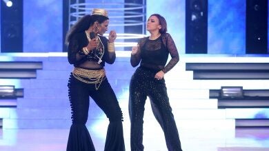 Chenoa y Lolita valoran la actuación de Rosa con un baile muy sensual