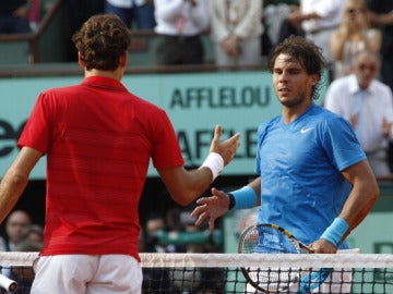 Roger Federer y Rafa Nadal, en la final de 2011 en Roland Garros
