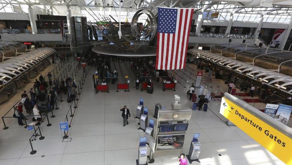 Refugiados en el aeropuerto de EEUU