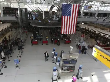 Refugiados en el aeropuerto de EEUU Refugiados en el aeropuerto de EEUU