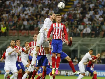 Griezmann pelea con Bale Griezmann pelea con Bale