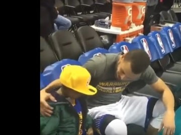 Stephen Curry da una sorpresa a un niño al que le quedan meses de vida