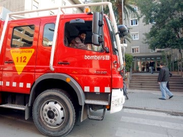 Un coche de bomberos en un suceso