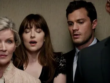 Dakota Johnson y Jamie Dornan en 'Cincuenta sombras más oscuras' Dakota Johnson y Jamie Dornan en 'Cincuenta sombras más oscuras'