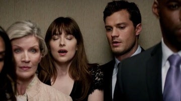 Dakota Johnson y Jamie Dornan en 'Cincuenta sombras más oscuras'