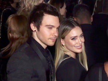 Hilary Duff junto a Matthew Koma Hilary Duff junto a Matthew Koma