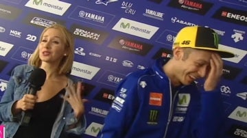 Una reportera pone en un aprieto a Rossi