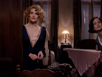 Queenie y Tina en 'Animales fantásticos y dónde encontrarlos' Queenie y Tina en 'Animales fantásticos y dónde encontrarlos'