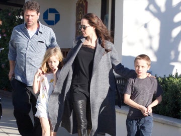 Angelina Jolie se refugia en sus hijos tras su separación de Brad Pitt