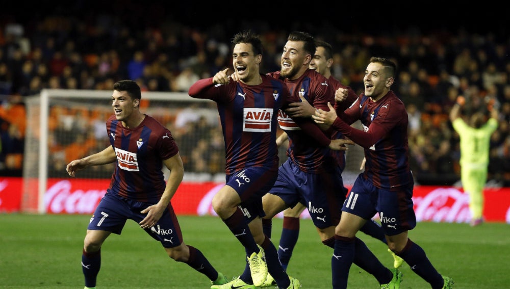 El Eibar celebra un gol