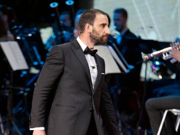 Dani Rovira se calzaba unos tacones en mitad de la gala Dani Rovira se calzaba unos tacones en mitad de la gala