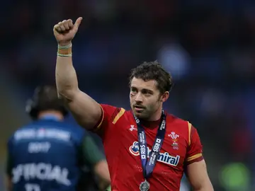 Halfpenny, de Gales Halfpenny, de Gales