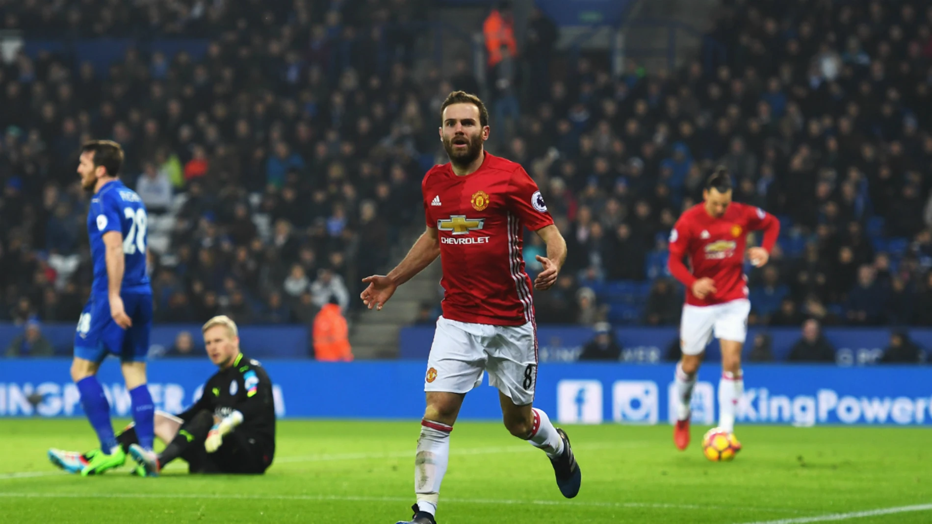 Mata celebra un gol con el United Mata celebra un gol con el United