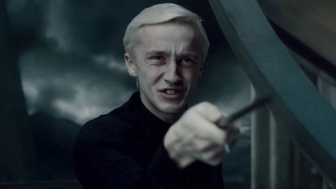 Draco Malfoy en su momento crucial Draco Malfoy en su momento crucial