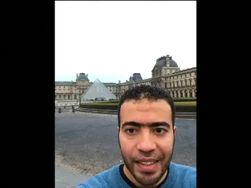 Frame 4.231111 de: El agresor del Museo Louvre se hizo dos fotografías "selfies" antes del ataque Frame 4.231111 de: El agresor del Museo Louvre se hizo dos fotografías "selfies" antes del ataque