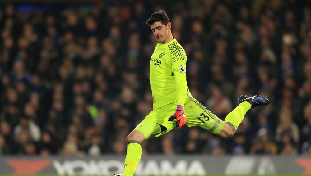 Courtois durante un partido contra el Chelsea