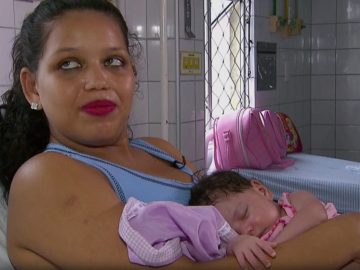 Michele y Maisa Santiago un mes después del complicado parto