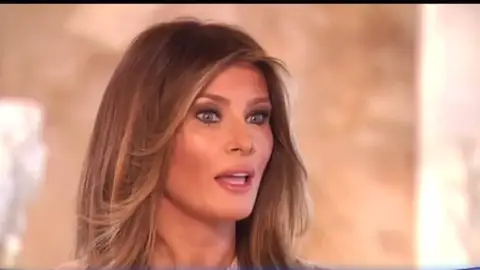 Frame 26.423365 de: Demanda millonaria de Melania Trump a un diario británico Frame 26.423365 de: Demanda millonaria de Melania Trump a un diario británico