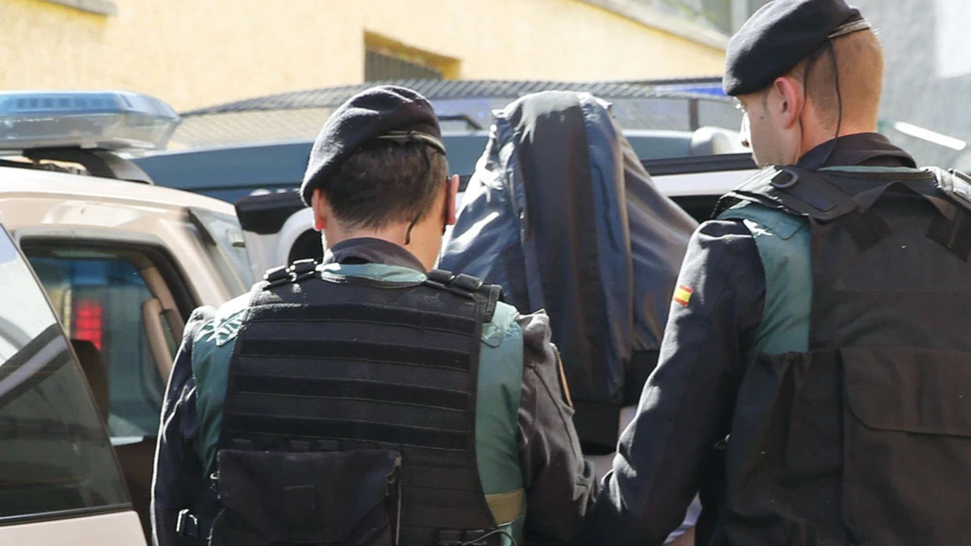 Imagen de archivo de una detención por parte de la Guardia Civil Imagen de archivo de una detención por parte de la Guardia Civil