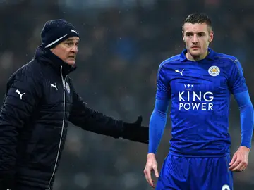 Ranieri da instrucciones a Vardy en la banda Ranieri da instrucciones a Vardy en la banda