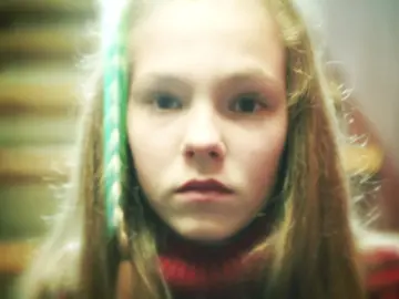 Álex rescata a la hija de Rodrigo gracias a sus visiones Álex rescata a la hija de Rodrigo gracias a sus visiones