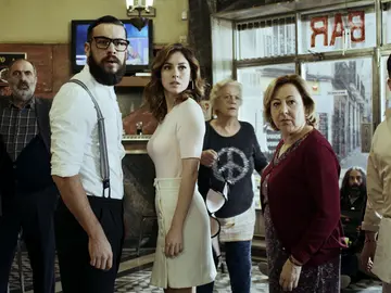 El equipo al completo de El Bar, la nueva película de Álex de la Iglesia El equipo al completo de El Bar, la nueva película de Álex de la Iglesia