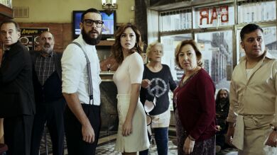 Antena 3 estrena en Prime Time 'El Bar', con Mario Casas y Blanca Suárez
