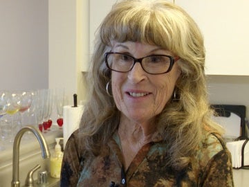 Gayle McCormick posa durante la entrevista