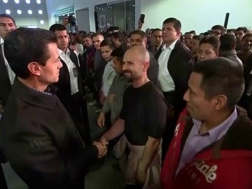 Frame 0.0 de: Peña Nieto confía en "lograr buenos acuerdos" con EEUU siempre que se parta desde "el respeto mutuo" Frame 0.0 de: Peña Nieto confía en "lograr buenos acuerdos" con EEUU siempre que se parta desde "el respeto mutuo"