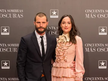 Jamie Dornan y Dakota Johnson en la premire de 'Cincuenta sombras más oscuras' Jamie Dornan y Dakota Johnson en la premire de 'Cincuenta sombras más oscuras'