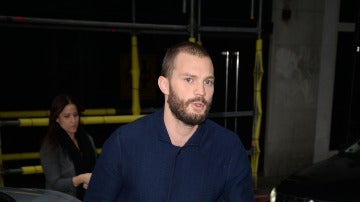 Jamie Dornan aterriza en Londres tras la premiere de 'Cincuenta sombras más oscuras' en Madrid