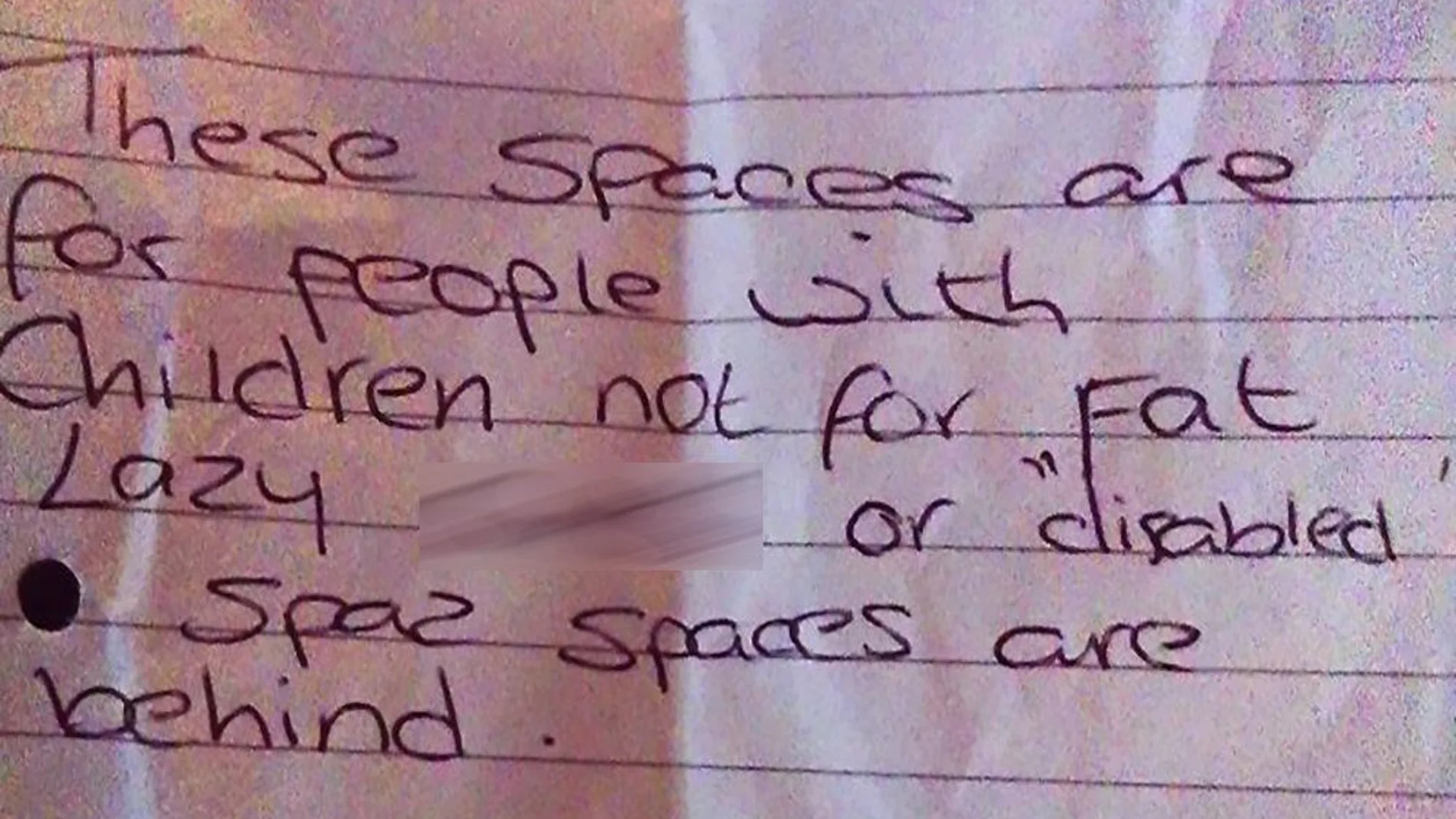 La nota que encontró la mujer en su coche La nota que encontró la mujer en su coche