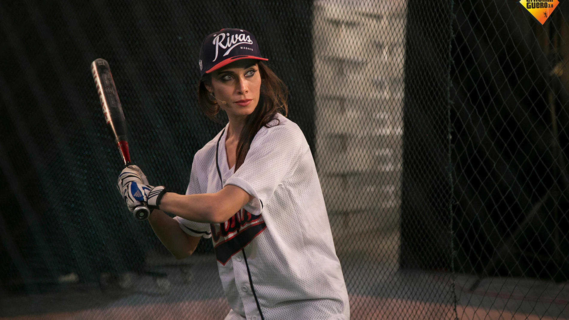 Pilar Rubio se convierte en una imbatible bateadora de béisbol