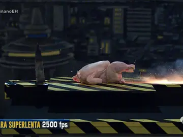 Frame 145.331111 de: Cómo cortar cualquier alimento con precisión utilizando petardos Frame 145.331111 de: Cómo cortar cualquier alimento con precisión utilizando petardos