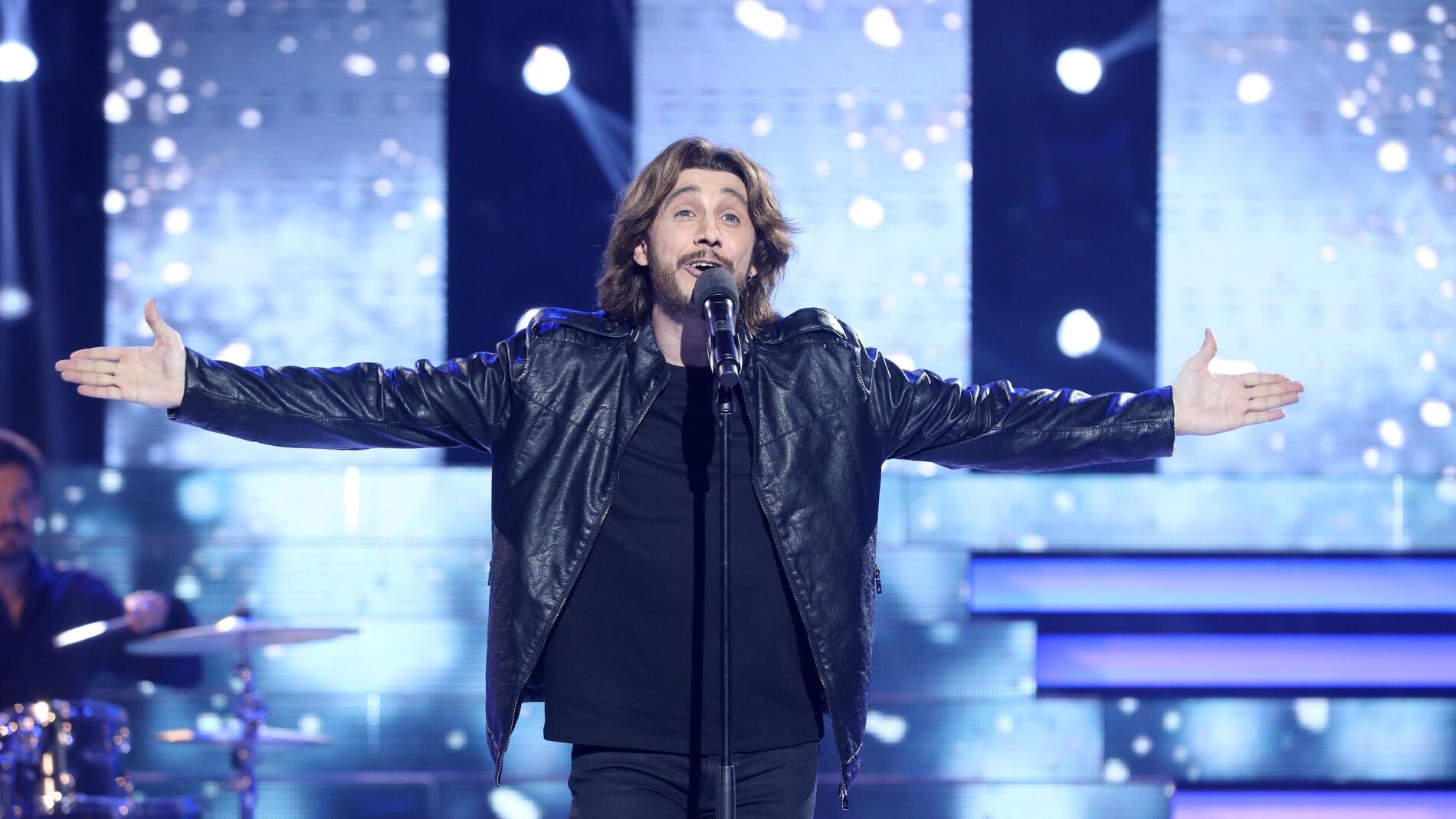 Canco Rodr&iacute;guez levanta el &aacute;nimo a todo el plat&oacute; como Manuel Carrasco y su inspirador tema &lsquo;No dejes de so&ntilde;ar&rsquo;