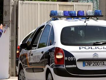 Un coche de la Policía Nacional Un coche de la Policía Nacional