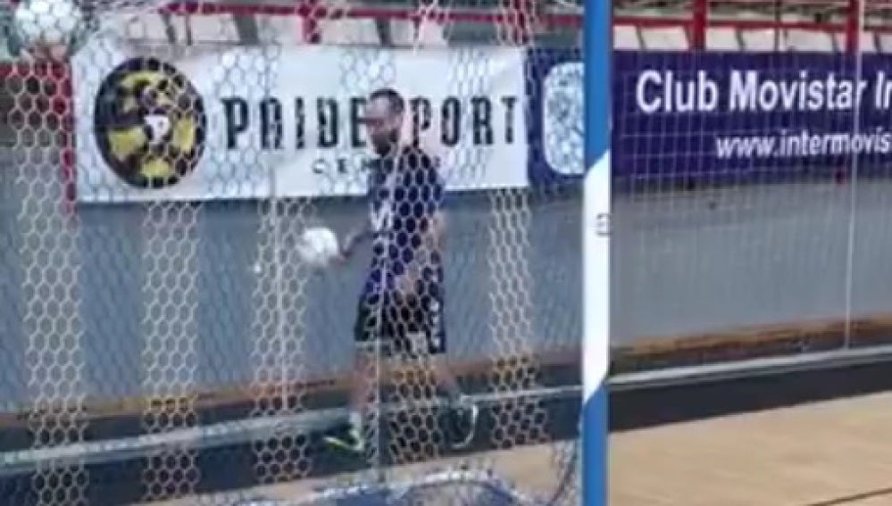 Ricardinho detrás de la portería