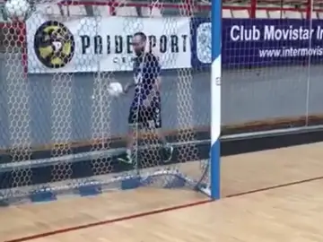 Ricardinho detrás de la portería Ricardinho detrás de la portería