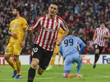 Aduriz celebrando un gol Aduriz celebrando un gol