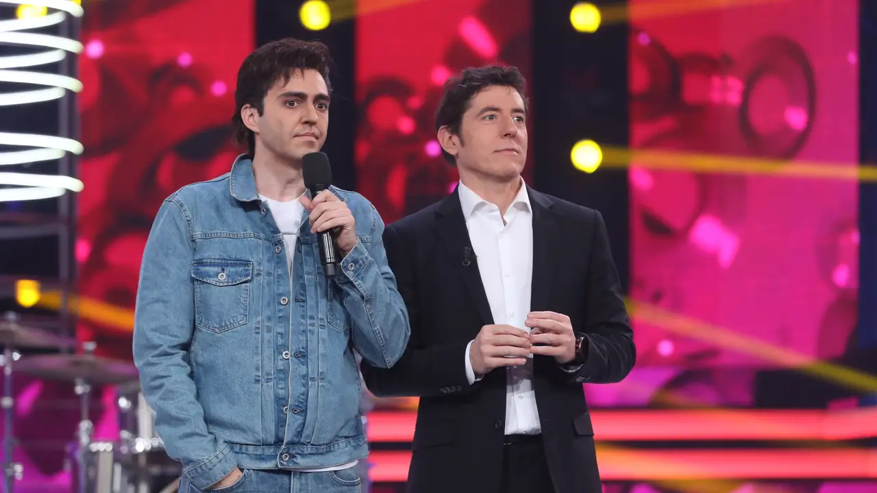 Carlos Latre a David: “La voz era muy parecido a la de Mikel en aquella época"