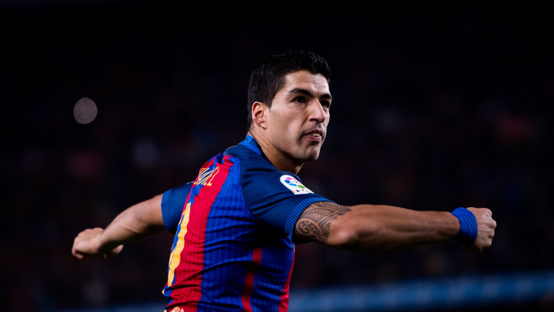 Luis Su&aacute;rez celebra un gol con el Barcelona